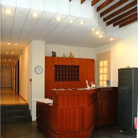 Albatross Hotell 3*
